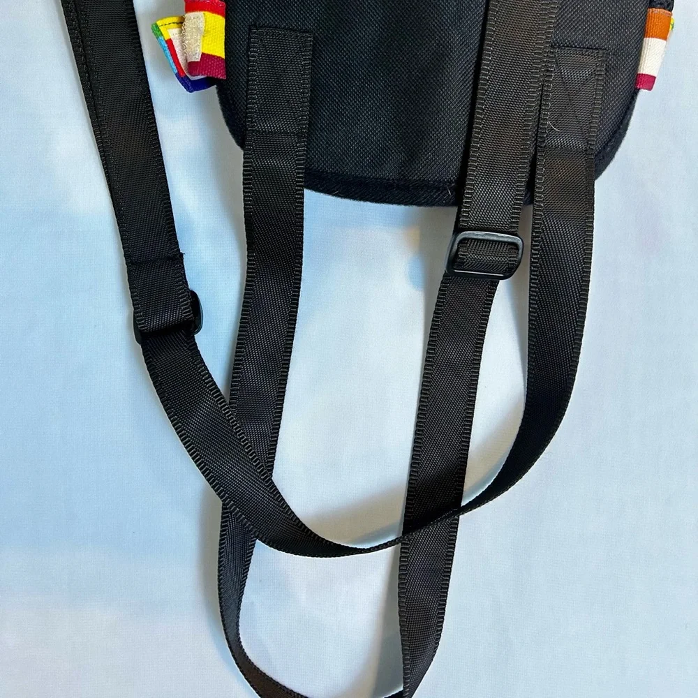 NWT Multicolor Pet Carrier Backpack for Small Cats and dogs / Size medium